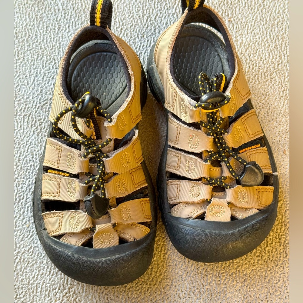KEEN Newport H2 Sandals Kids Size 11 | Waterproof Hiking Shoes Taupe
